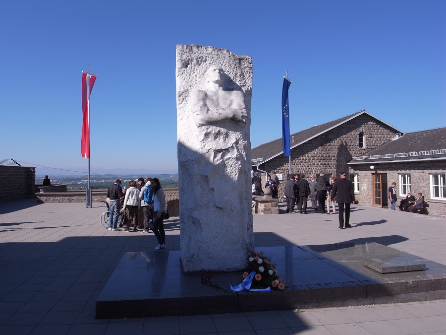 Памятник Карбышеву в Маутхаузене