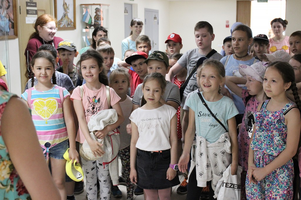 Экскурсия для детей пришкольного лагеря Гимназии №27 (07.06.19)